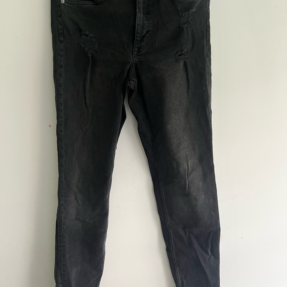 H&M Divided Distressed Skinny Jeans – Women’s Size 8